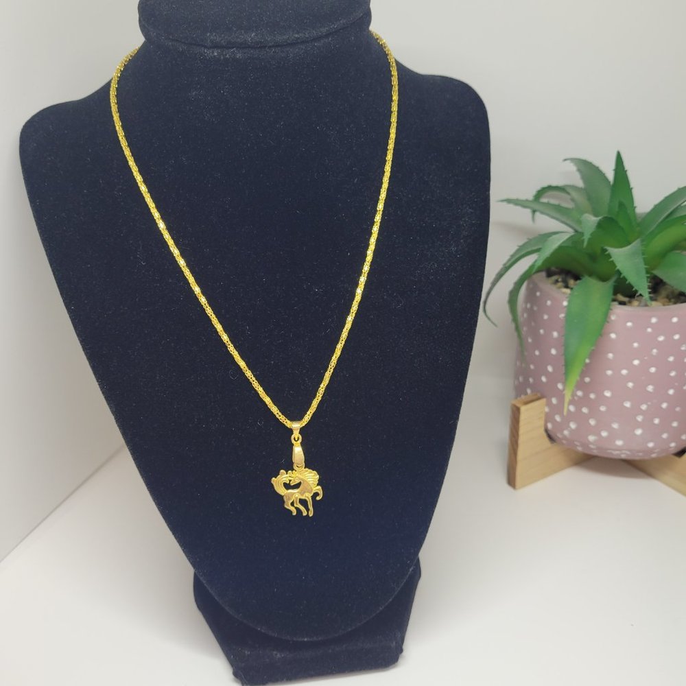 9.25" Gold Chain with Wild Horse Pendant